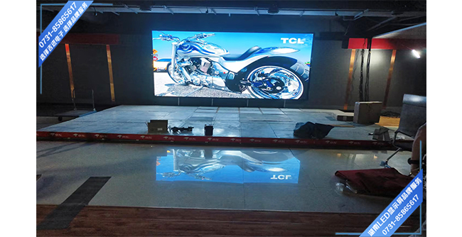 懷化溆浦縣警予東路某酒店舞臺(tái)LED顯示屏.jpg